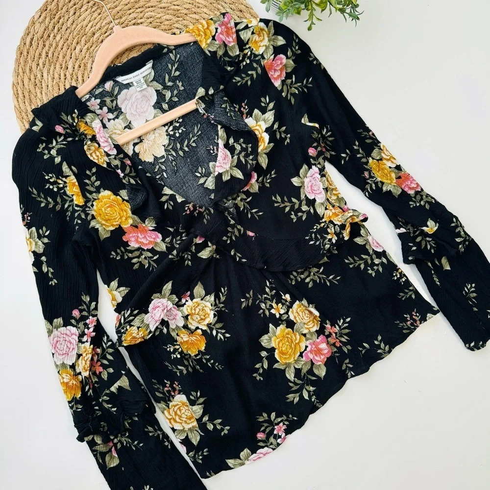 American Eagle Black Floral Ruffle Long Sleeve Top Size XS